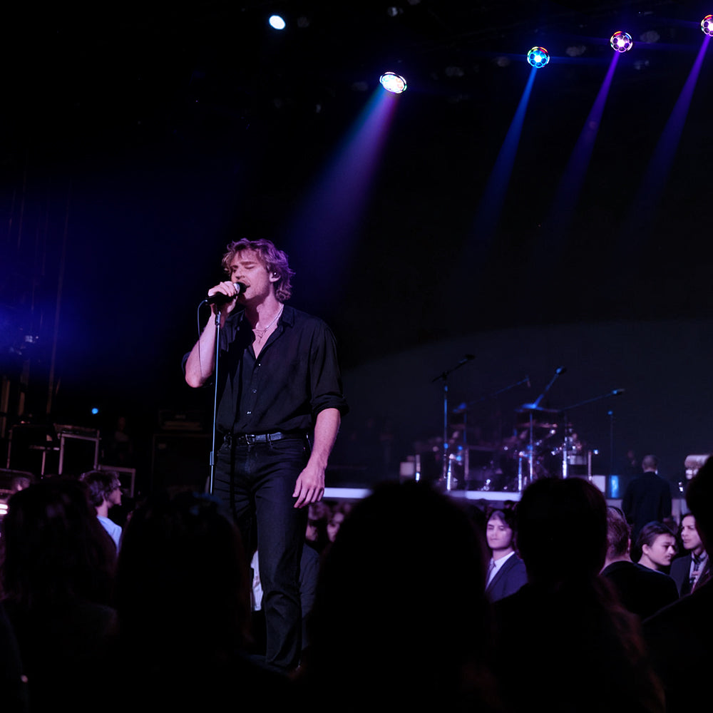 SHEHDS Projecteur asservi Bee Eye 7×40 W avec zoom et fonction wash – éclairage de scène RGBW / RGBL / RGBLAC